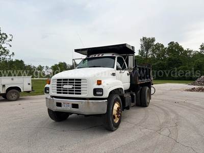 2000 Chevrolet C6500 4x2 S/A Dump Truck