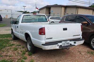 1999 Chevrolet S10 Pickup Short Bed 2WD