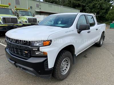 2 Lots: 2020 Chevrolet Silverado 1500 Crew Cab Truck