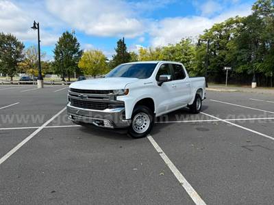 2021 Chevrolet Silverado Crew Cab 4X4 Very Low Miles! Like New!