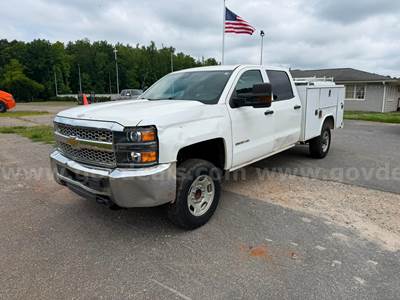 2015 Chevrolet Silverado 2500HD 6.0L Gas 4x2 Crew Cab, Service Body, 264K Miles