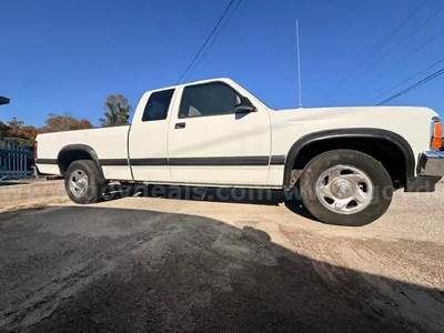 1995 Dodge Dakota Club Cab 6.5-ft. Bed 2WD