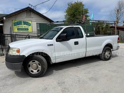 2005 Ford F-150 XL Long Bed 2WD