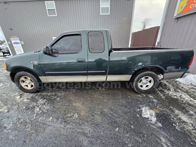 2002 Ford F-150 XLT SuperCab Long Bed 2WD