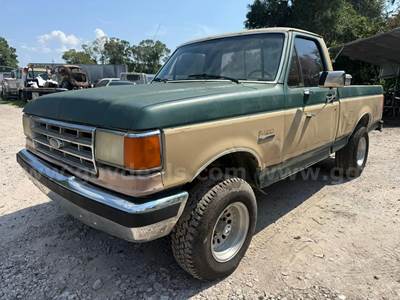 1987 Ford F-150 4x4.