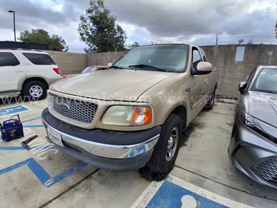 1999 Ford F-150 XLT SuperCab Short Bed 2WD