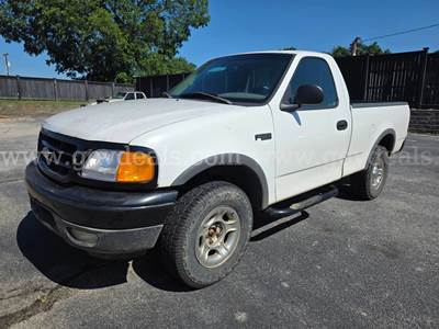 1998 Ford F-150 XL Reg. Cab Short Bed 4WD