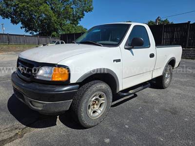1998 Ford F-150 XL Reg. Cab Short Bed 4WD