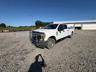 2017 Ford F-250 SD 4x4 Crew Cab Pickup
