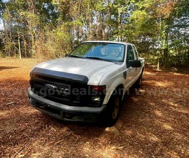 2008 Ford F-250 SD XL SuperCab 2WD