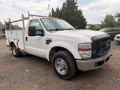 2010 Ford F-250 SD LOW MILES