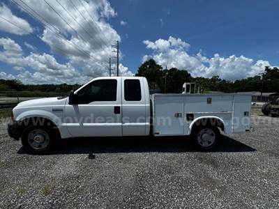 2006 Ford F-250 SD XL SuperCab Long Bed 2WD