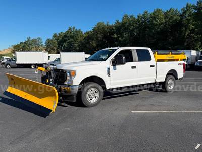 2021 FORD F250 LOW MILE PICK UP TRUCK, 4X4, CREWCAB W/ PLOW & SPREADER
