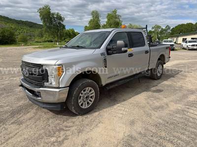 2017 Ford F-250 XLT SD 4x4 Crew Cab Pickup