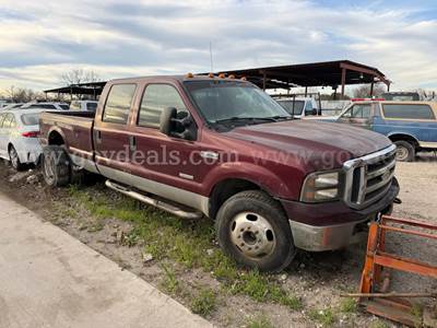 2006 Ford F-350 SD Lariat Crew Cab Long Bed 2WD DRW