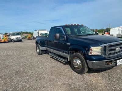 2006 Ford F-350 Dually XLT Fully loaded, brand new tires, certified in March