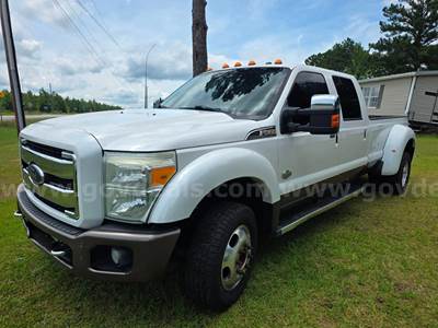 2015 Ford F-350 SD King Ranch Crew Cab Long Bed DRW 4WD