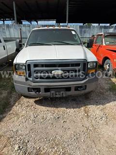 2007 Ford F-350 SD XL Crew Cab Long Bed DRW 2WD