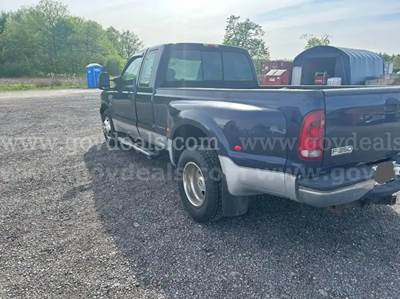 2006 Ford F-350 Dually XLT , brand new tires, certified in March