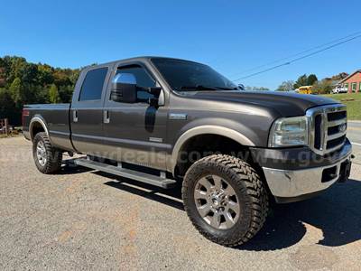 2005 Ford F-350 SD Lariat Crew Cab Long Bed 4WD