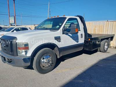 2010 Ford F-350 SD XL Cab & Chassis w/Utility Bed