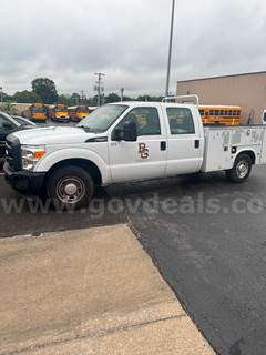 2006 Ford F-450 SD Crew Cab Truck