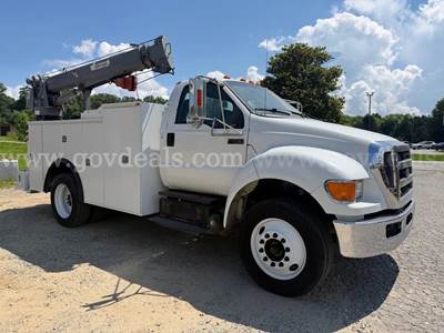 2015 Ford F-750 Service/Mechanics Truck with Crane and Air Compressor