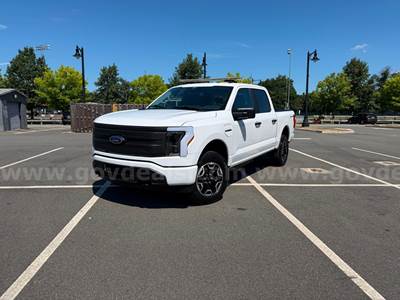 2022 Ford Lightning Crew Cab AWD Like New! Low Miles!