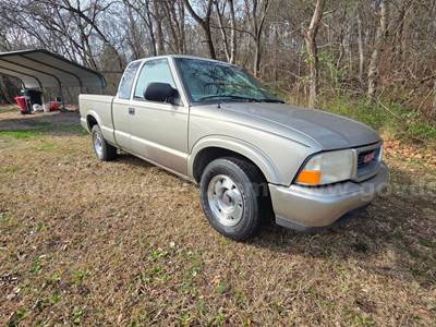 2001 GMC Sonoma SLS Ext. Cab Short Bed 2WD