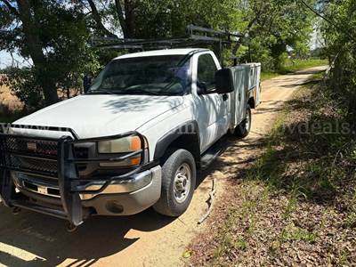2004 GMC Sierra 2500HD Work Truck 4WD