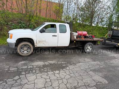 2013 GMC Sierra 2500HD Work Truck Ext. Cab Long Box 4WD