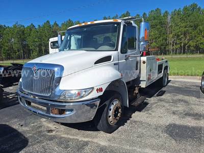 2013 International 4300 SBA S/A Tow Truck
