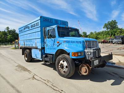 2000 International 4700 S/A Dump Truck