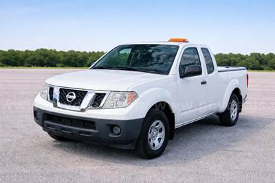 2018 Nissan Frontier King Cab extended Cab pickup truck  4Door,