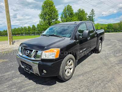 2010 Nissan Titan SE 4WD CREWCAB Auto PICKUP 4DR 5.6L V8 w 252K miles