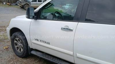 2005 Nissan Titan XE Crew Cab 4WD