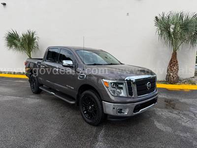 2017 NISSAN TITAN 4WD V8 CREW CAB 5.6L SL