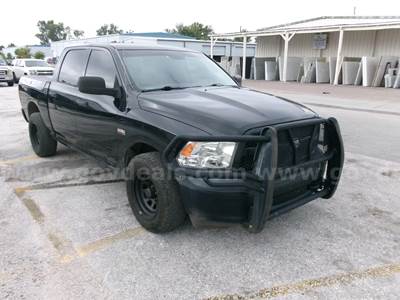 2016 RAM 1500 4 x 4 Quad Cab !!