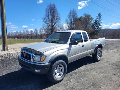 2004 Toyota Tacoma 4WD Manual EXTENDED CAB 2DR, 2.7L L4 w 198K miles