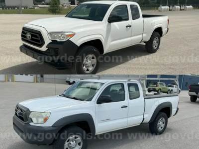 2 Lots - 2015 and 2020 Toyota Tacoma Pickup Trucks