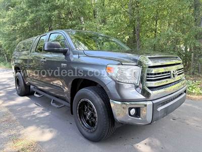 2016 Toyota Tundra SR5 5.7L FFV V8 Double Cab 2WD