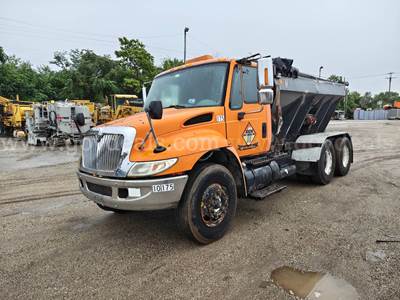 2003 International 4400 T/A Salt Spreader Truck