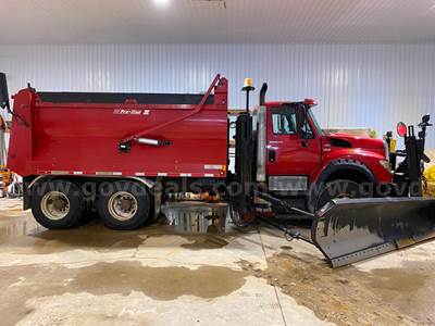 2014 International WorkStar 7600 Plow / Spreader Truck
