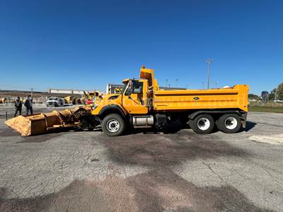 2016 International WorkStar 7600 SBA