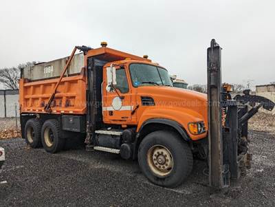 2004 Mack CV713 Granite