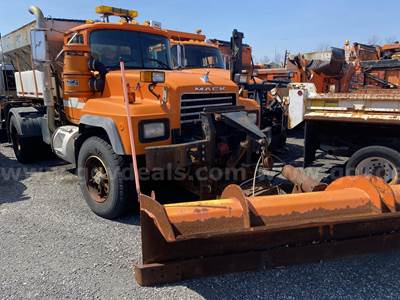 2004 Mack RD688P