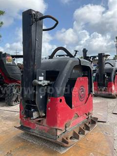 2017 CHICAGO PNEUMATIC FORWARD AND REVERSIBLE PLATE COMPACTOR