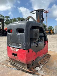 2017 CHICAGO PNEUMATIC FORWARD AND REVERSIBLE PLATE COMPACTOR