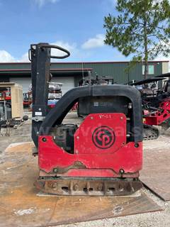 2017 CHICAGO PNEUMATIC FORWARD AND REVERSIBLE PLATE COMPACTOR