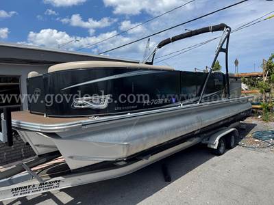 2017 Tahoe Pontoon Boat with Trailer